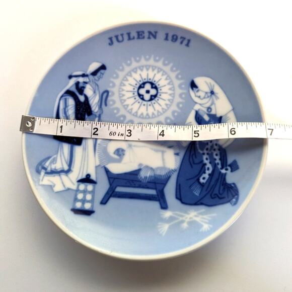 Vintage 1971 Porsgrund Norway Julen Christmas "A Child Is Born" Wall Plate - Picture 3 of 5